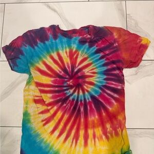 Tie-Dye Spiral Kids Tee in Rainbow